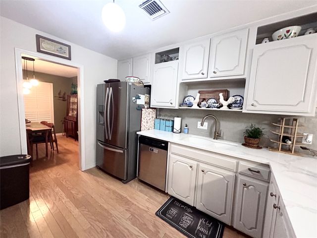 4512 Cimmaron Trail, De Cordova, TX 76049
