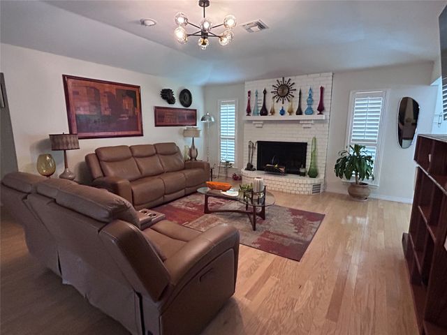 4512 Cimmaron Trail, De Cordova, TX 76049