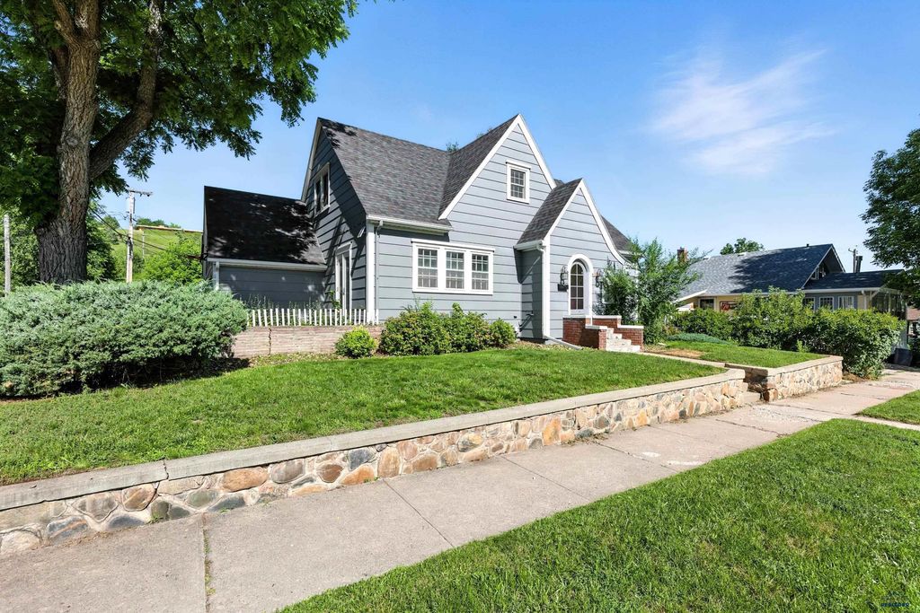 1411 11TH ST, Rapid City, SD 57701