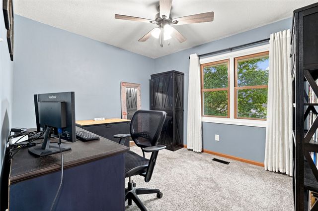 1260 Bentwood Court, Altoona, IA 50009