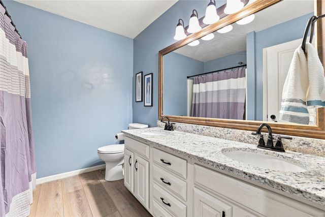 1260 Bentwood Court, Altoona, IA 50009