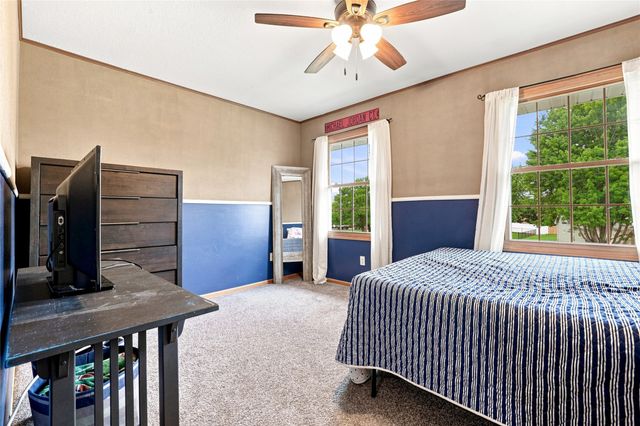 1260 Bentwood Court, Altoona, IA 50009