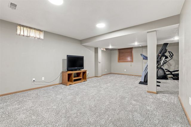 1260 Bentwood Court, Altoona, IA 50009