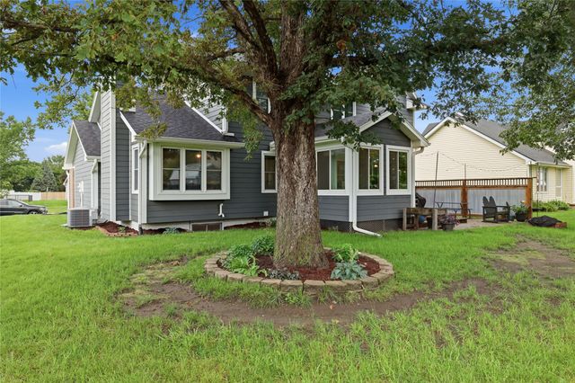 1260 Bentwood Court, Altoona, IA 50009