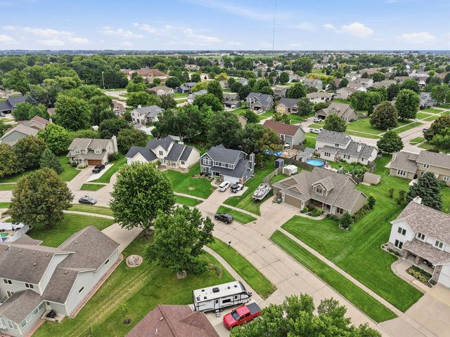 1260 Bentwood Court, Altoona, IA 50009