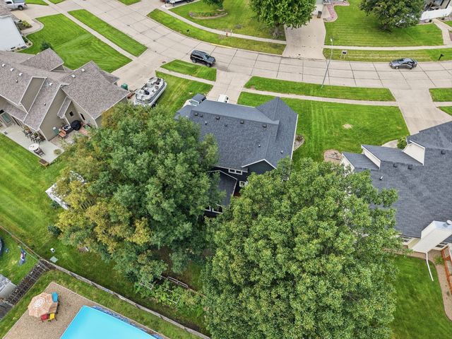 1260 Bentwood Court, Altoona, IA 50009
