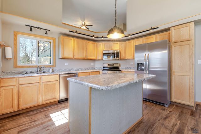 1201 COPPERFIELD DR, Rapid City, SD 57703