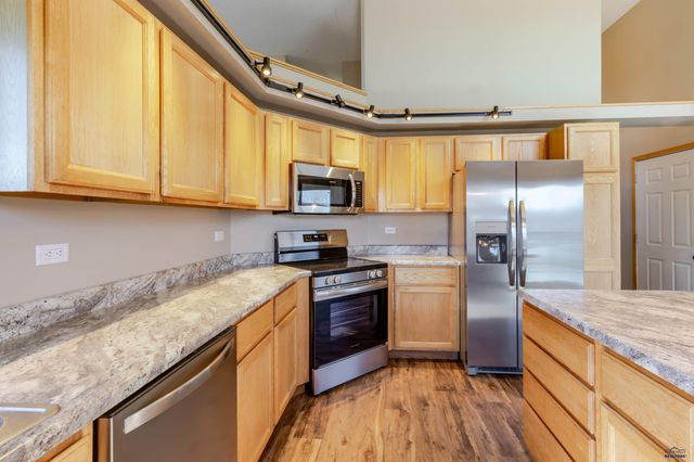 1201 COPPERFIELD DR, Rapid City, SD 57703