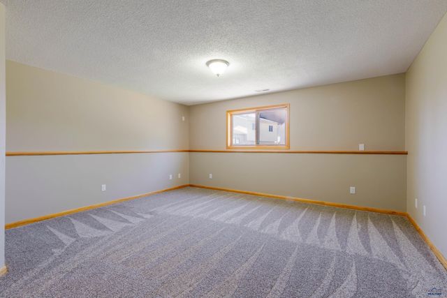 1201 COPPERFIELD DR, Rapid City, SD 57703