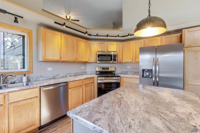 1201 COPPERFIELD DR, Rapid City, SD 57703