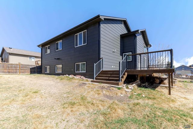 1201 COPPERFIELD DR, Rapid City, SD 57703
