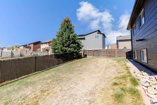 1201 COPPERFIELD DR, Rapid City, SD 57703