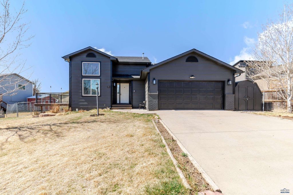 1201 COPPERFIELD DR, Rapid City, SD 57703