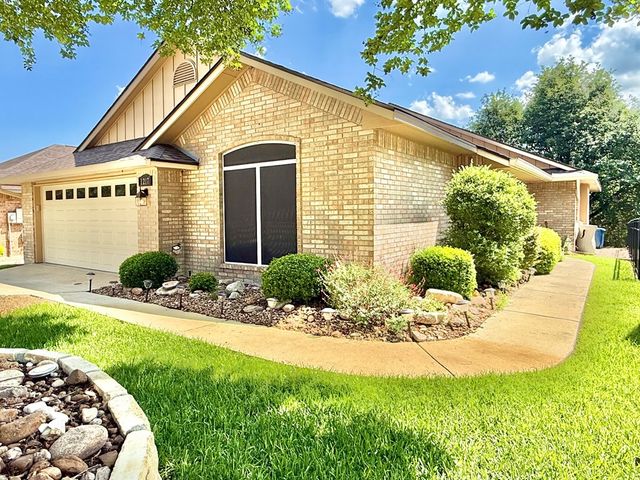 1217 Victory Lane, Kerrville, TX 78028