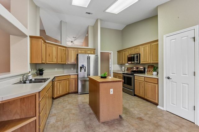 1217 Victory Lane, Kerrville, TX 78028