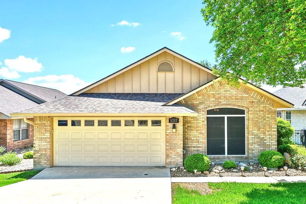 1217 Victory Lane, Kerrville, TX 78028