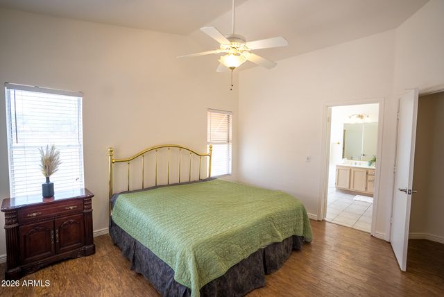 8011 W Laurel Lane, Peoria, AZ 85345