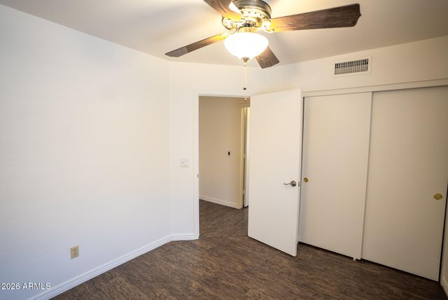 8011 W Laurel Lane, Peoria, AZ 85345