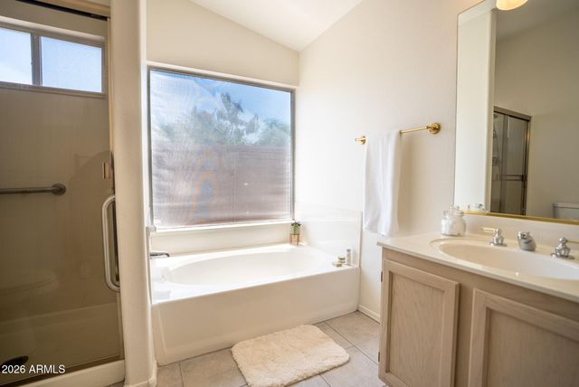 8011 W Laurel Lane, Peoria, AZ 85345