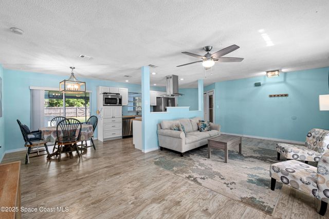 1429 Heartwellville Street NW, Palm Bay, FL 32907