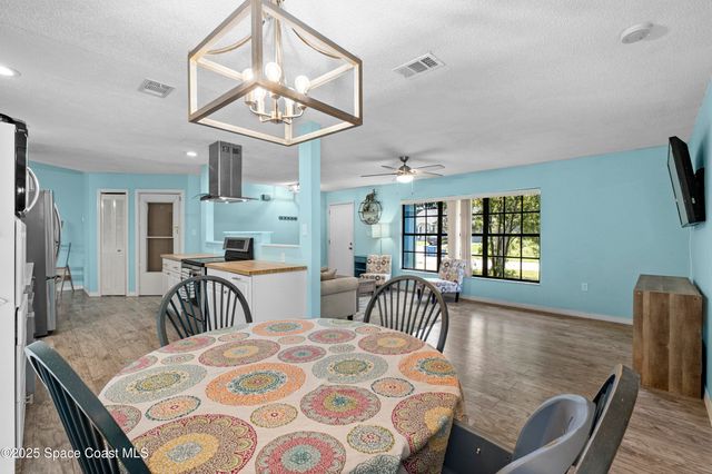 1429 Heartwellville Street NW, Palm Bay, FL 32907