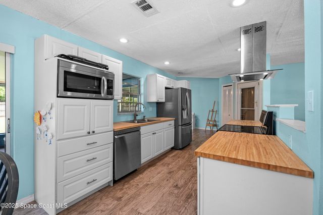 1429 Heartwellville Street NW, Palm Bay, FL 32907