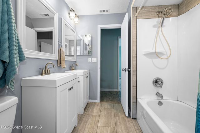 1429 Heartwellville Street NW, Palm Bay, FL 32907