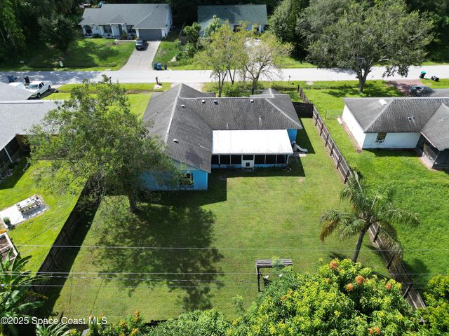 1429 Heartwellville Street NW, Palm Bay, FL 32907