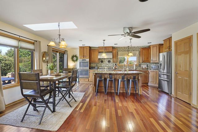 2714 10th PLACE, Kenosha, WI 53140
