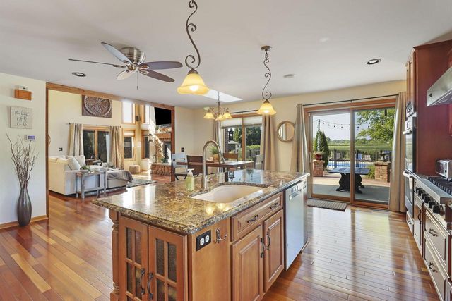 2714 10th PLACE, Kenosha, WI 53140