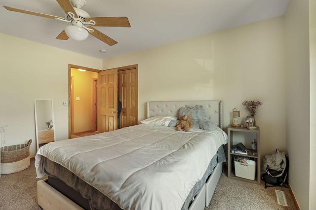 2714 10th PLACE, Kenosha, WI 53140