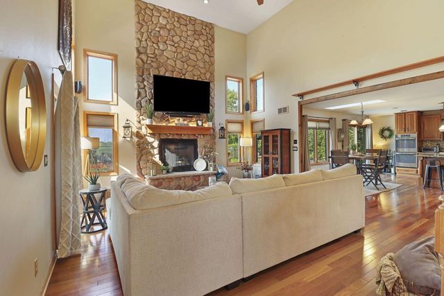 2714 10th PLACE, Kenosha, WI 53140
