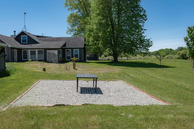 3461 N Hoover Avenue, Gladwin, MI 48624
