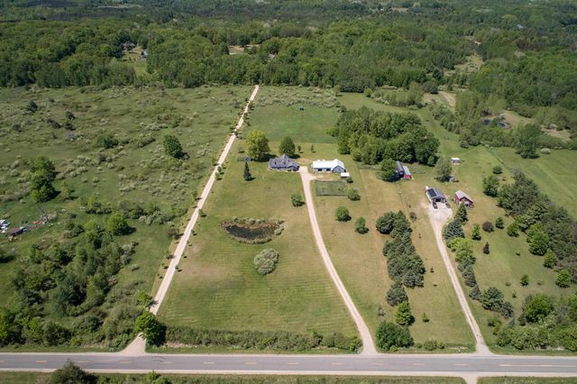 3461 N Hoover Avenue, Gladwin, MI 48624