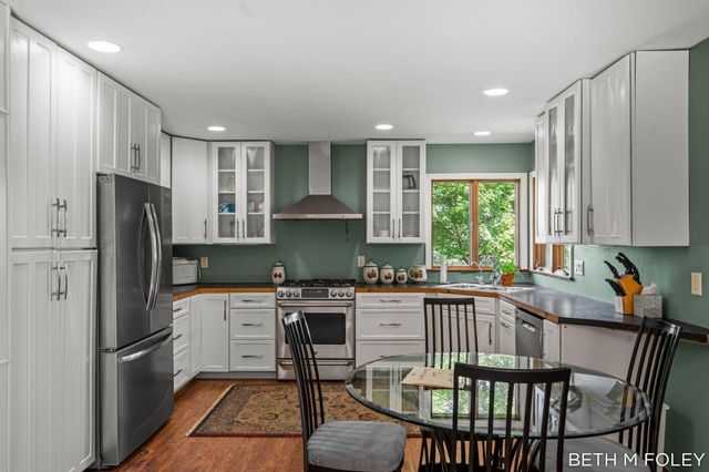6162 147th Avenue, Holland, MI 49423