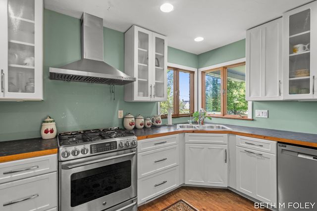 6162 147th Avenue, Holland, MI 49423