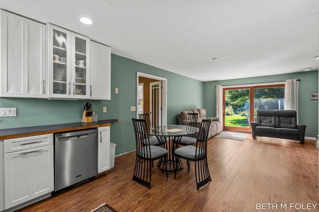 6162 147th Avenue, Holland, MI 49423