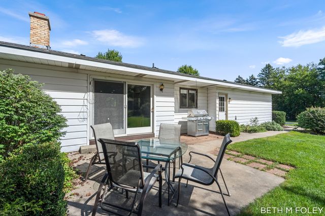 6162 147th Avenue, Holland, MI 49423
