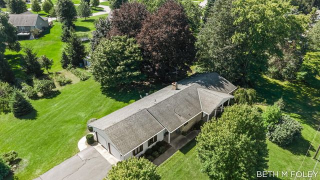6162 147th Avenue, Holland, MI 49423