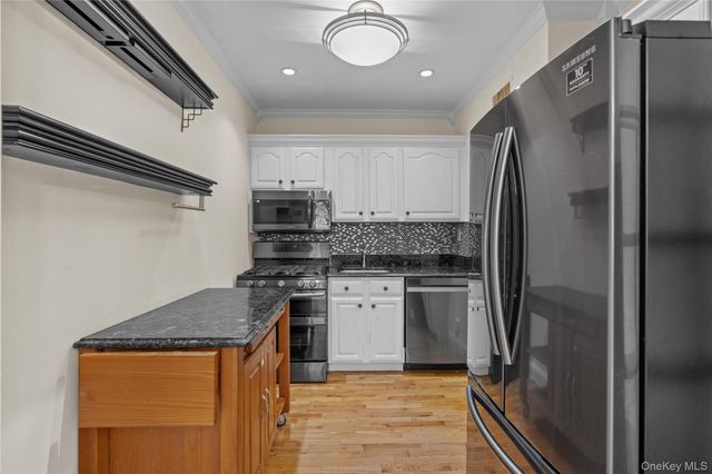 68 E Hartsdale Avenue 5D, Hartsdale, NY 10530