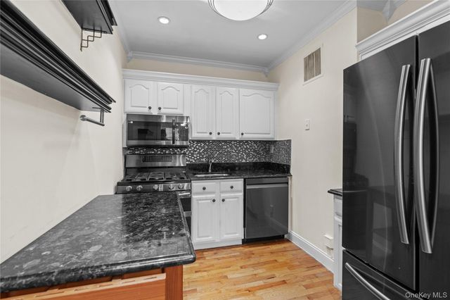 68 E Hartsdale Avenue 5D, Hartsdale, NY 10530