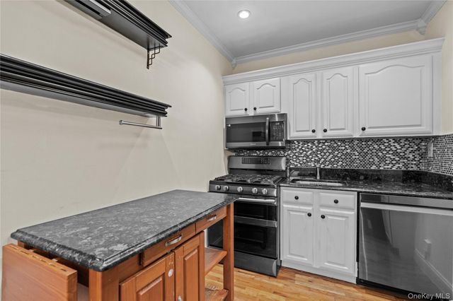 68 E Hartsdale Avenue 5D, Hartsdale, NY 10530