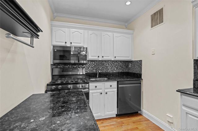 68 E Hartsdale Avenue 5D, Hartsdale, NY 10530