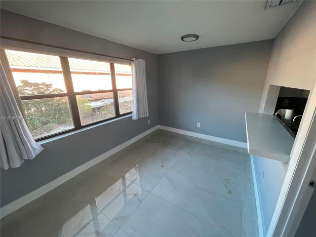 5851 W 20th Ave 412, Hialeah, FL 33012