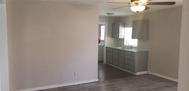 912 Jennetta Street, Rosenberg, TX 77471