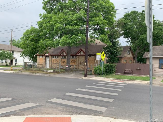 300 W PYRON AVE, San Antonio, TX 78214