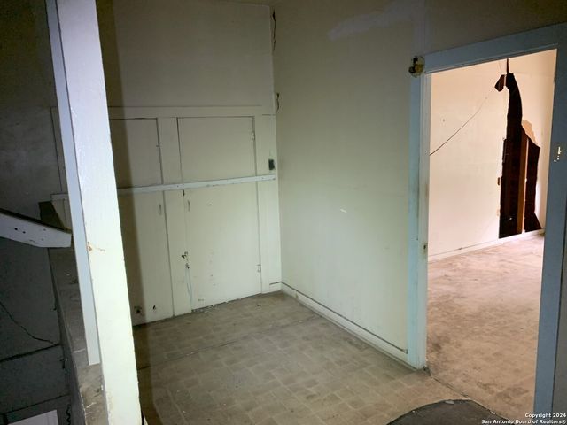 300 W PYRON AVE, San Antonio, TX 78214