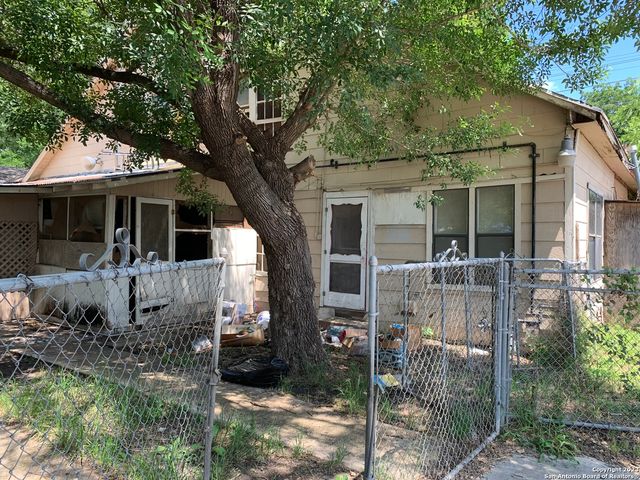 300 W PYRON AVE, San Antonio, TX 78214