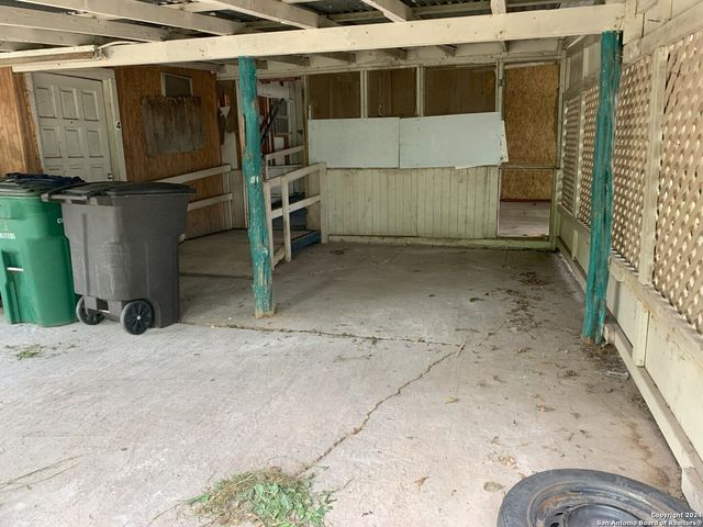 300 W PYRON AVE, San Antonio, TX 78214