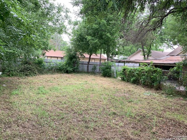 300 W PYRON AVE, San Antonio, TX 78214